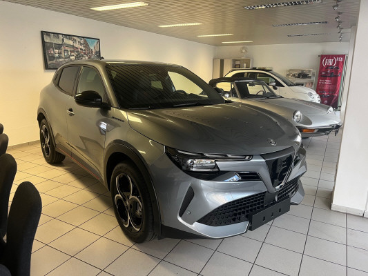 ALFA ROMEO Junior 1.2 Hybryd Special