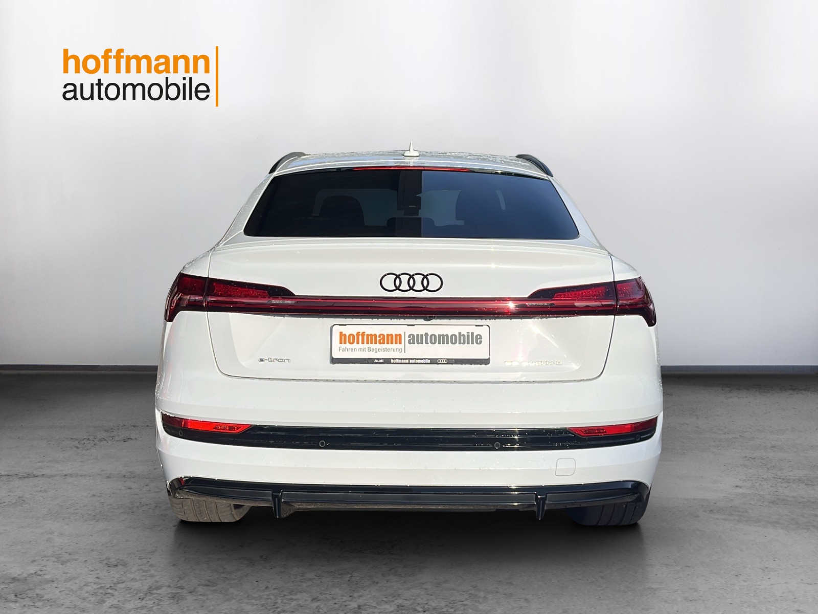 AUDI e-tron 55 Sportback S Line quattro-image-4