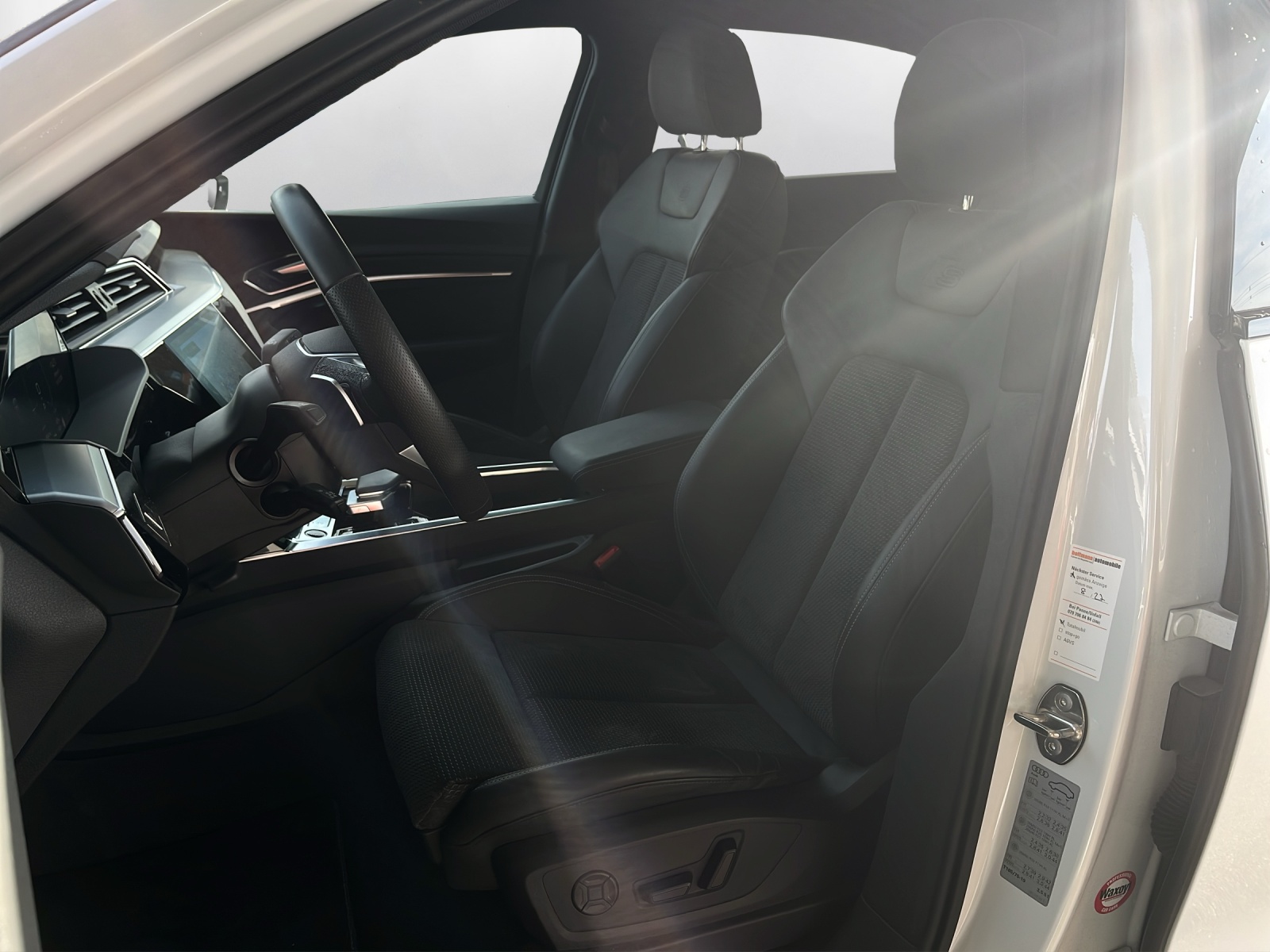 AUDI e-tron 55 Sportback S Line quattro-image-10
