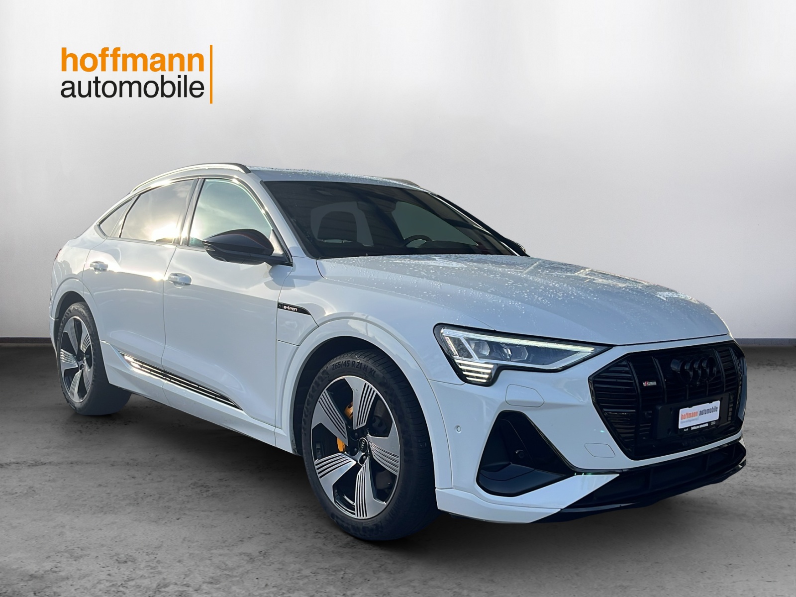 AUDI e-tron 55 Sportback S Line quattro-image-2