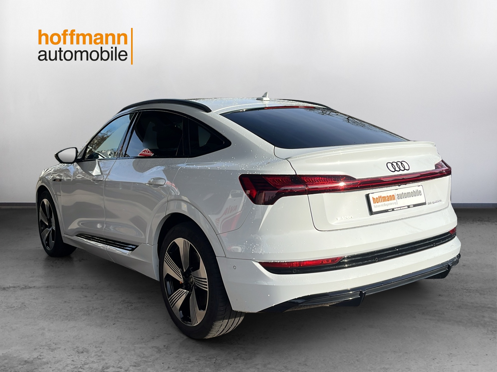 AUDI e-tron 55 Sportback S Line quattro-image-5