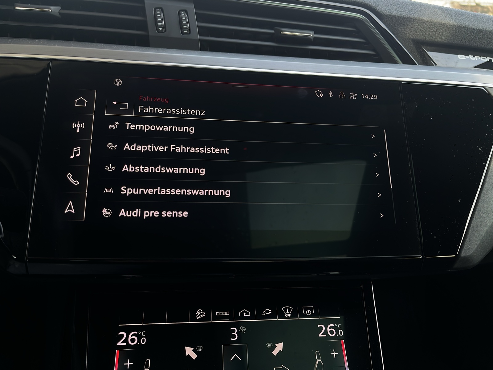 AUDI e-tron 55 Sportback S Line quattro-image-15