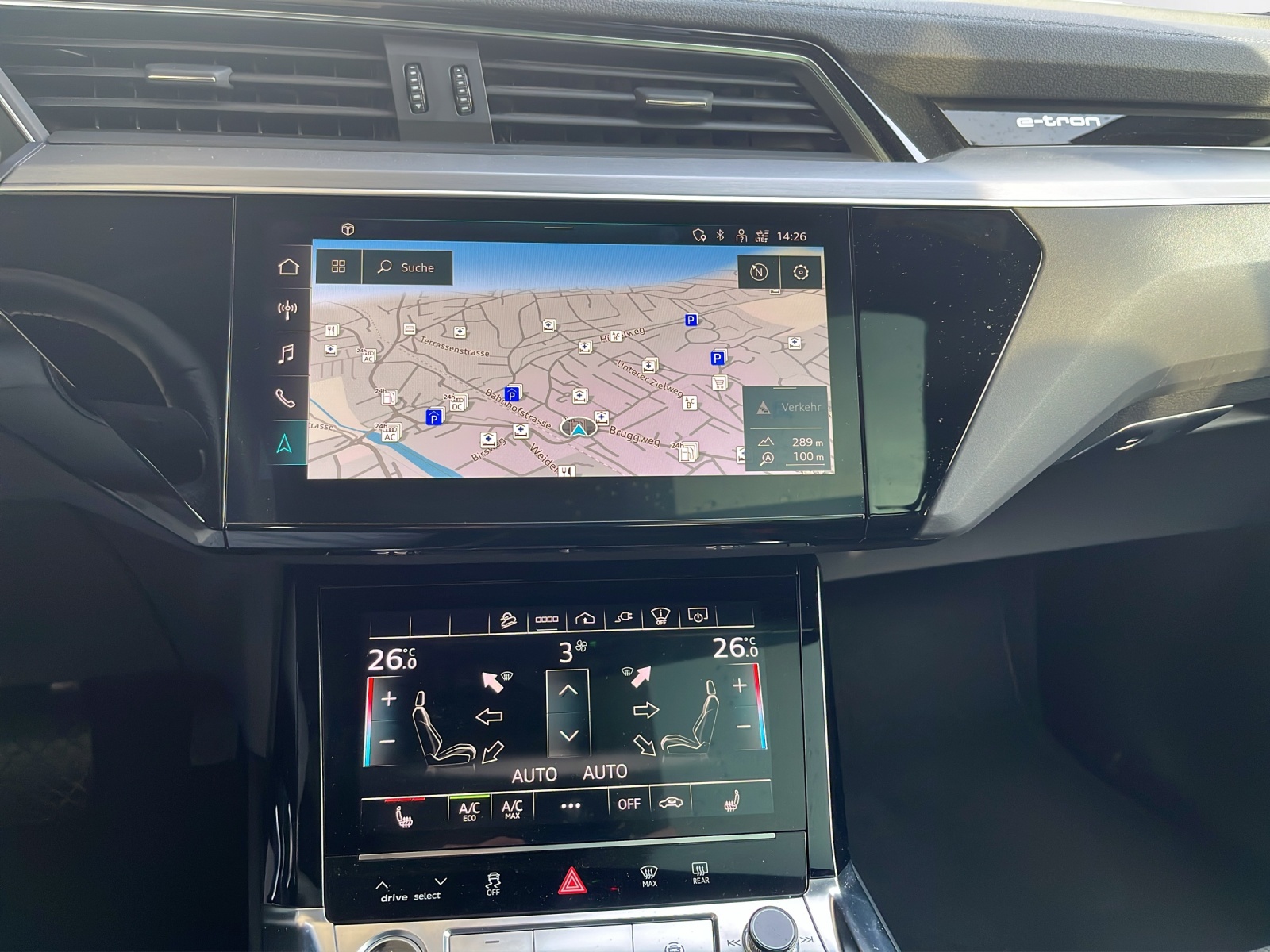 AUDI e-tron 55 Sportback S Line quattro-image-8
