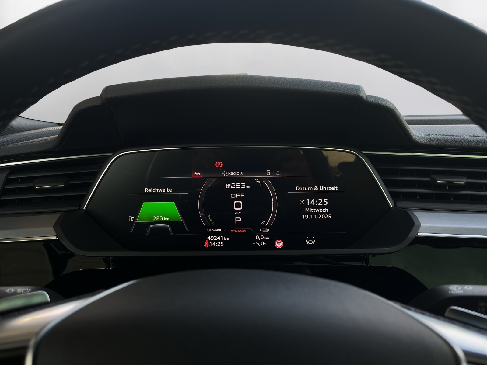 AUDI e-tron 55 Sportback S Line quattro-image-7
