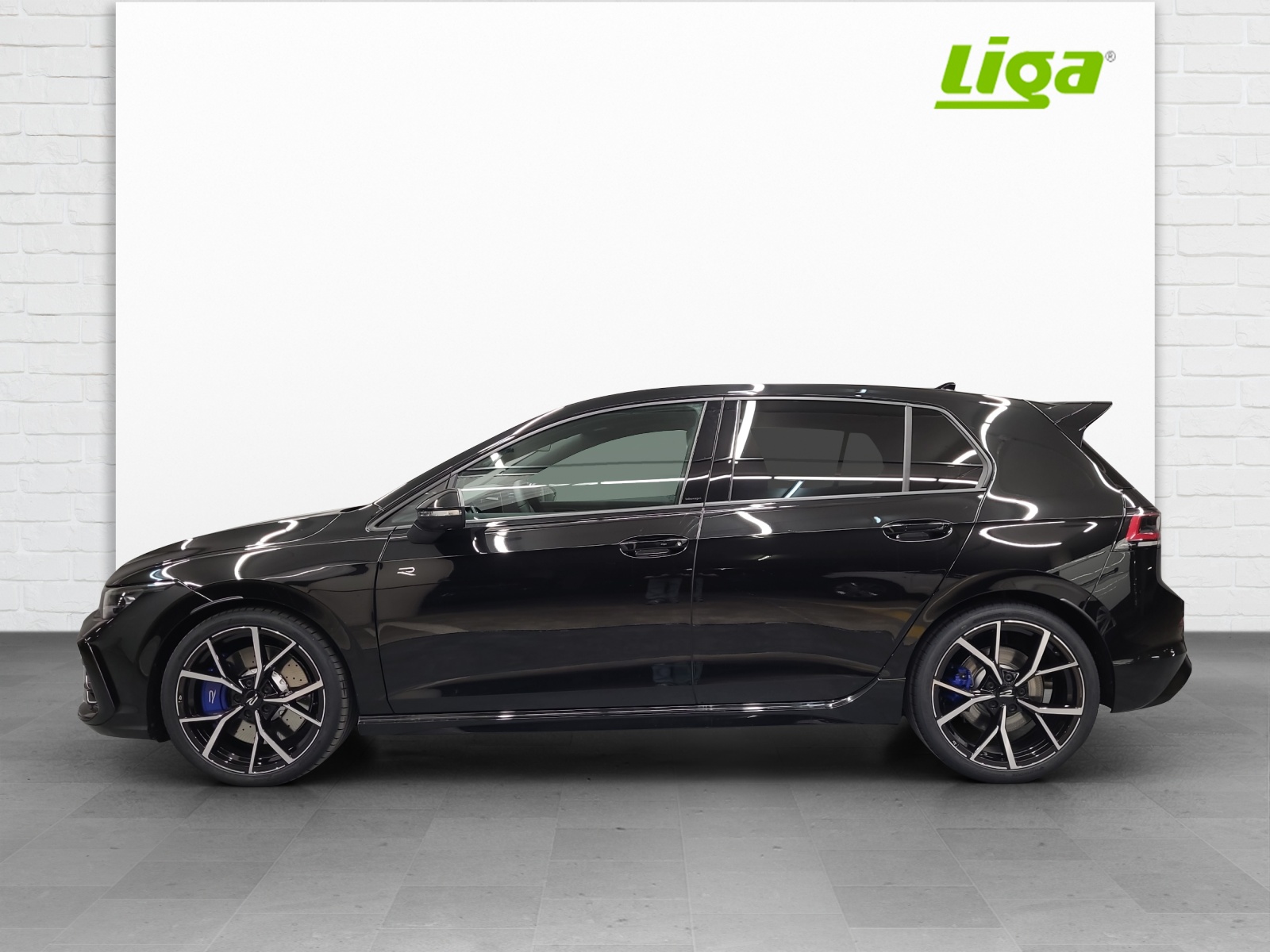 VW Golf VIII 2.0 TSI R DSG 4motion-image-0