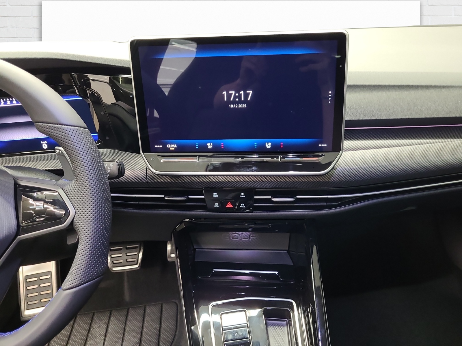 VW Golf VIII 2.0 TSI R DSG 4motion-image-8