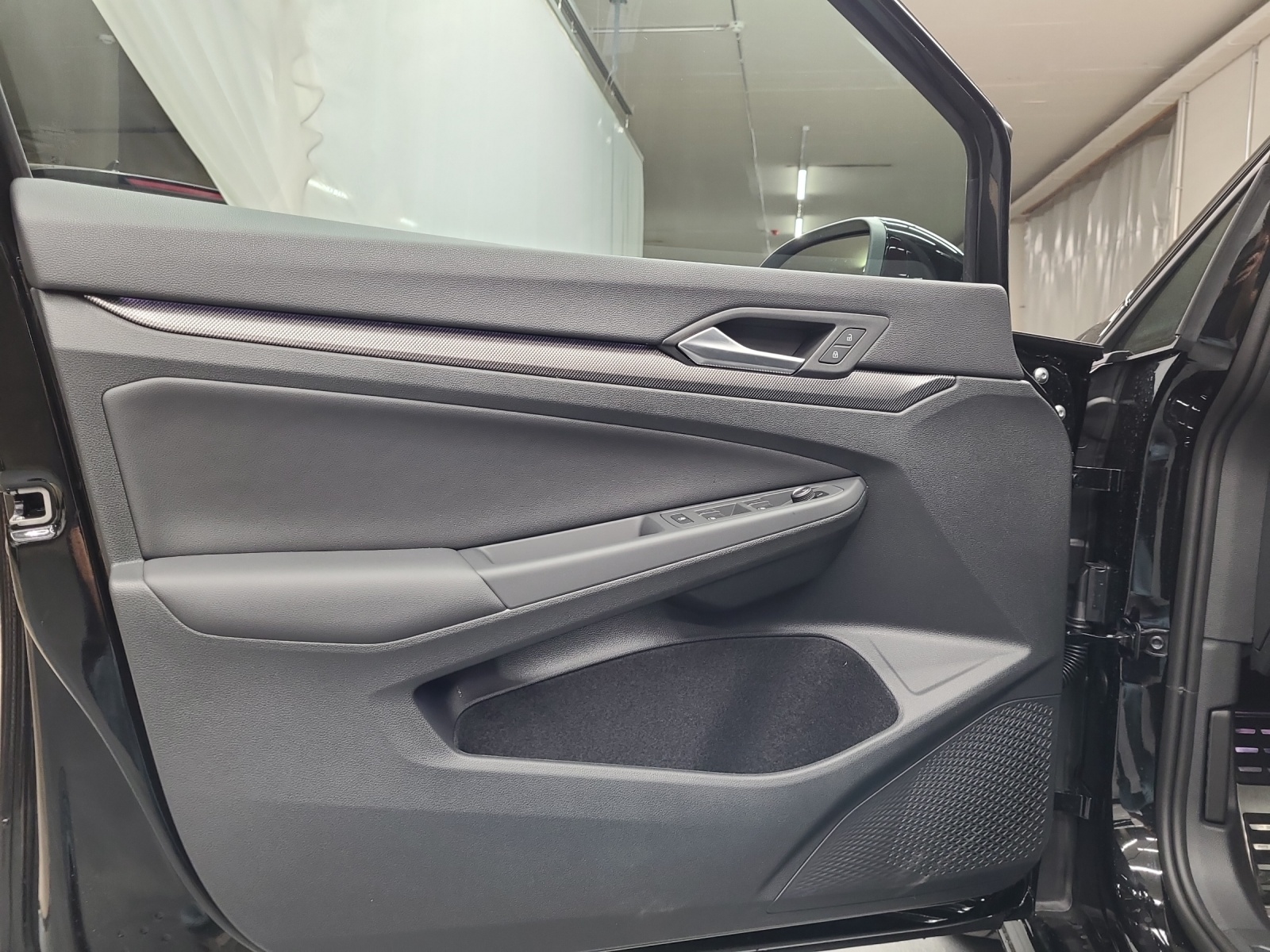 VW Golf VIII 2.0 TSI R DSG 4motion-image-12
