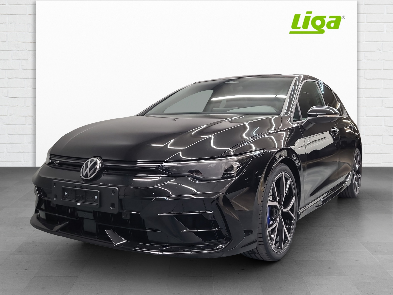 VW Golf VIII 2.0 TSI R DSG 4motion-image-1