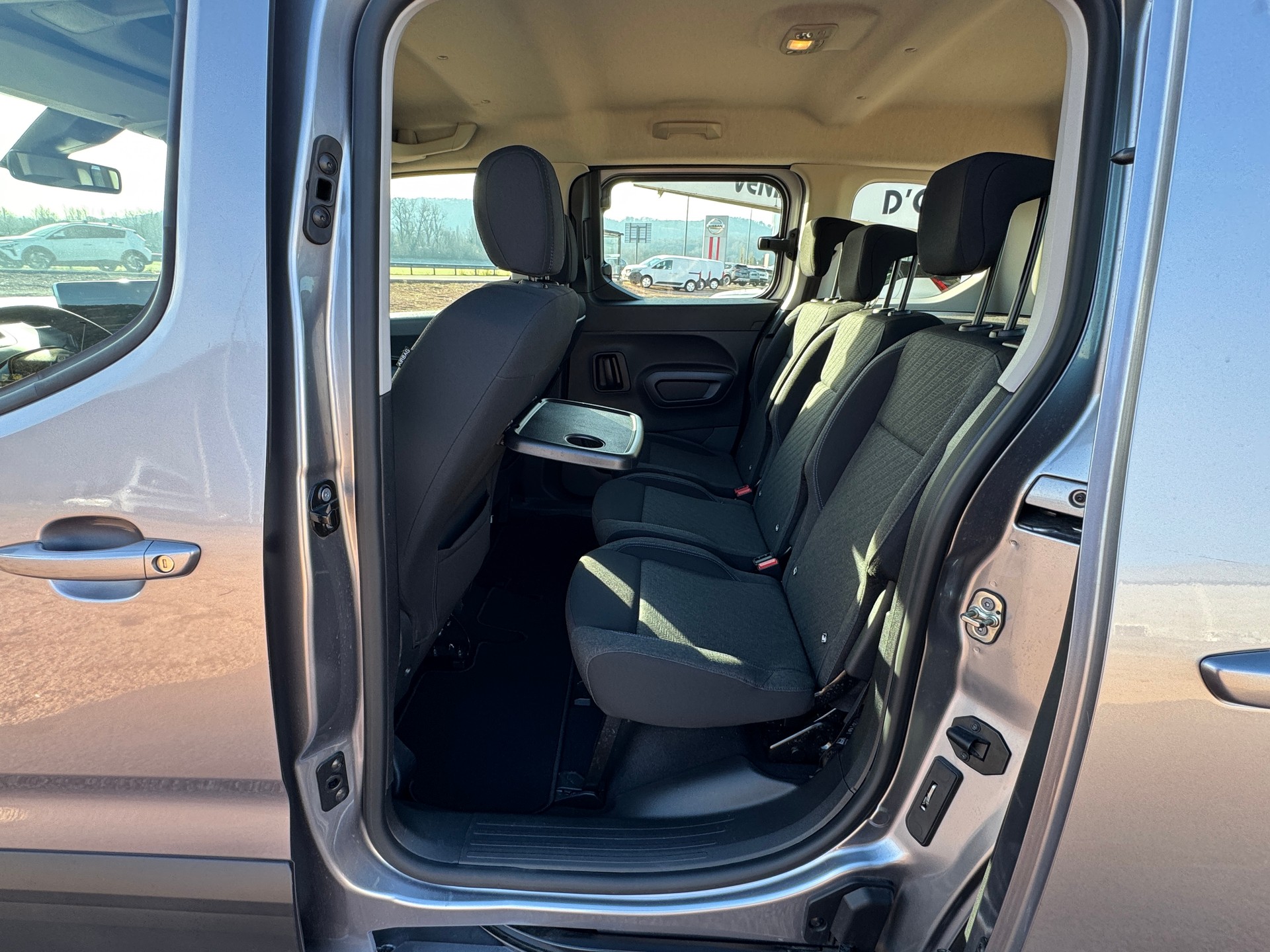 PEUGEOT Rifter 1.5 BlueHDi Allure Pack EAT8-image-8