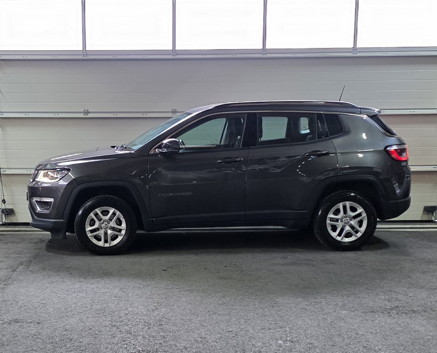 JEEP Compass 1.4 Turbo Limited AWD 9ATX *CH-Fahrzeug*-image-1