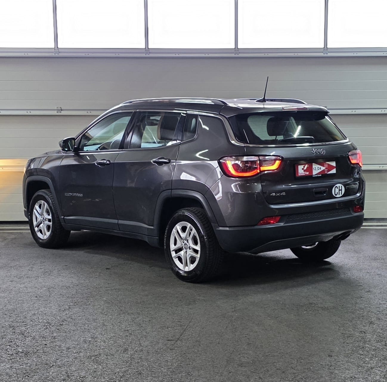 JEEP Compass 1.4 Turbo Limited AWD 9ATX *CH-Fahrzeug*-image-2