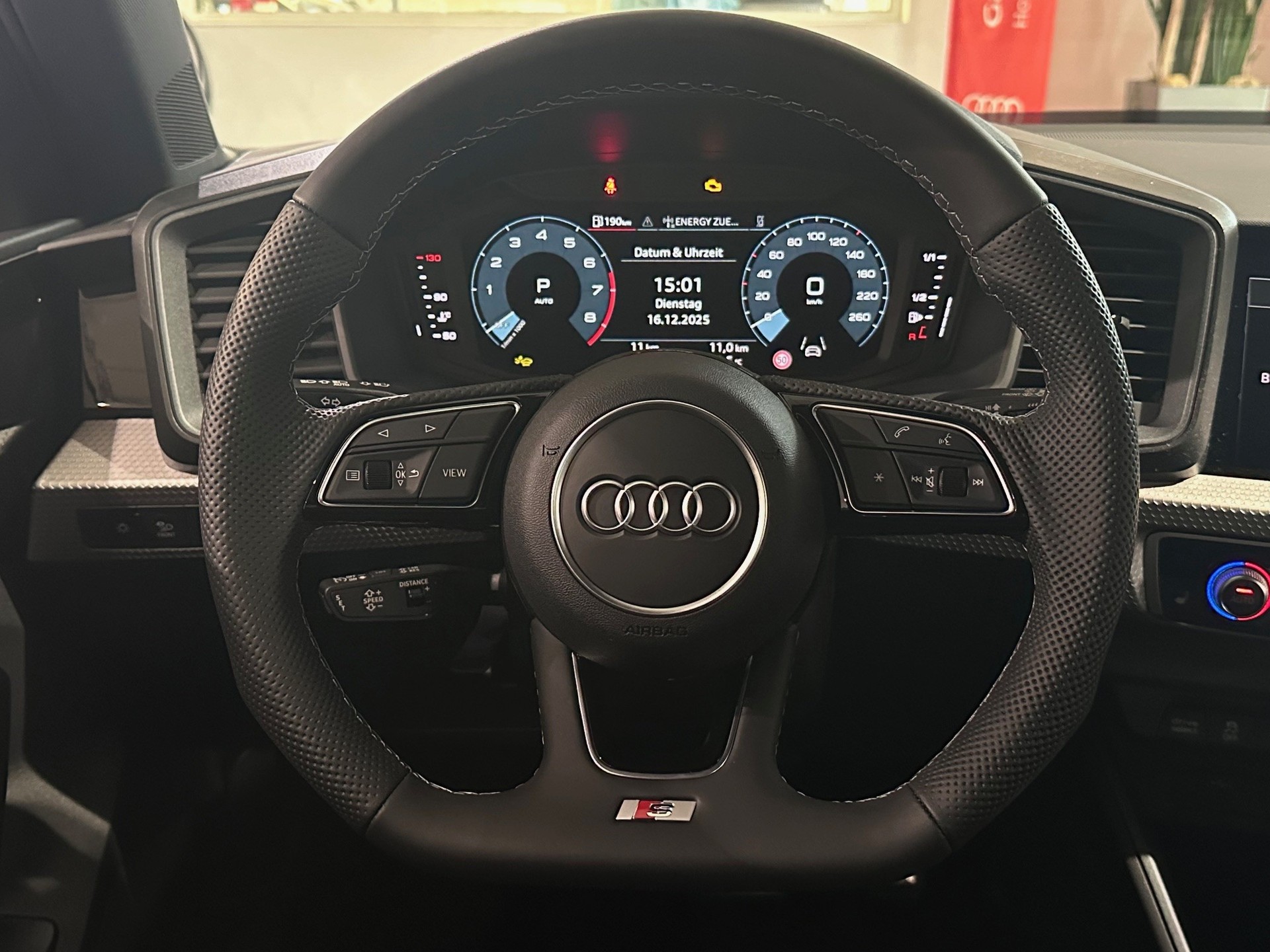 AUDI A1 Sportback 30 TFSI S Line Attraction S-tronic-image-5