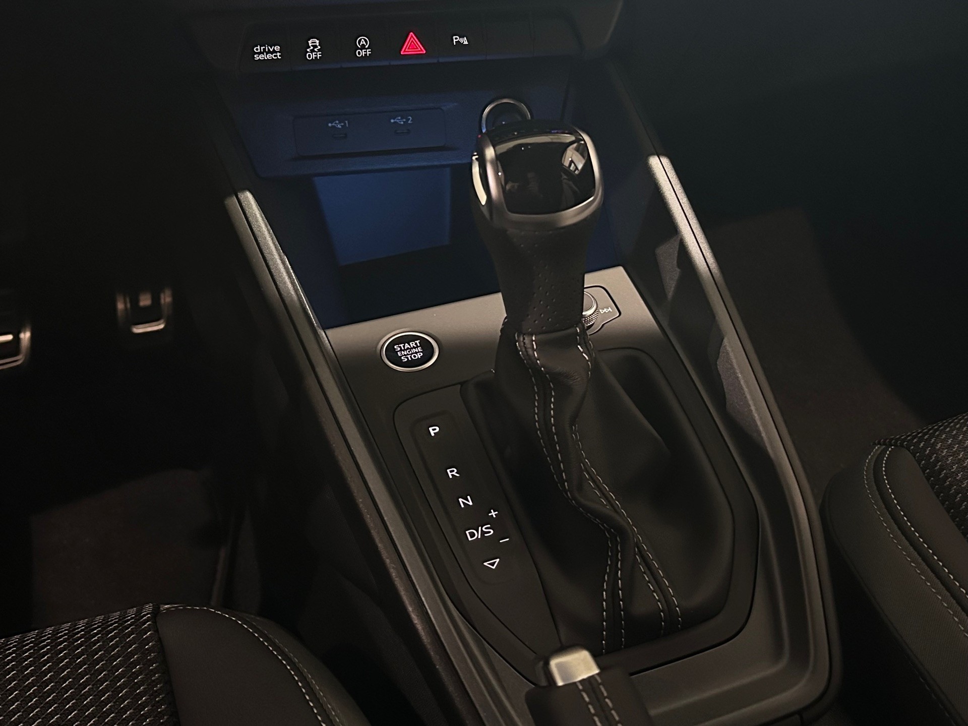 AUDI A1 Sportback 30 TFSI S Line Attraction S-tronic-image-7