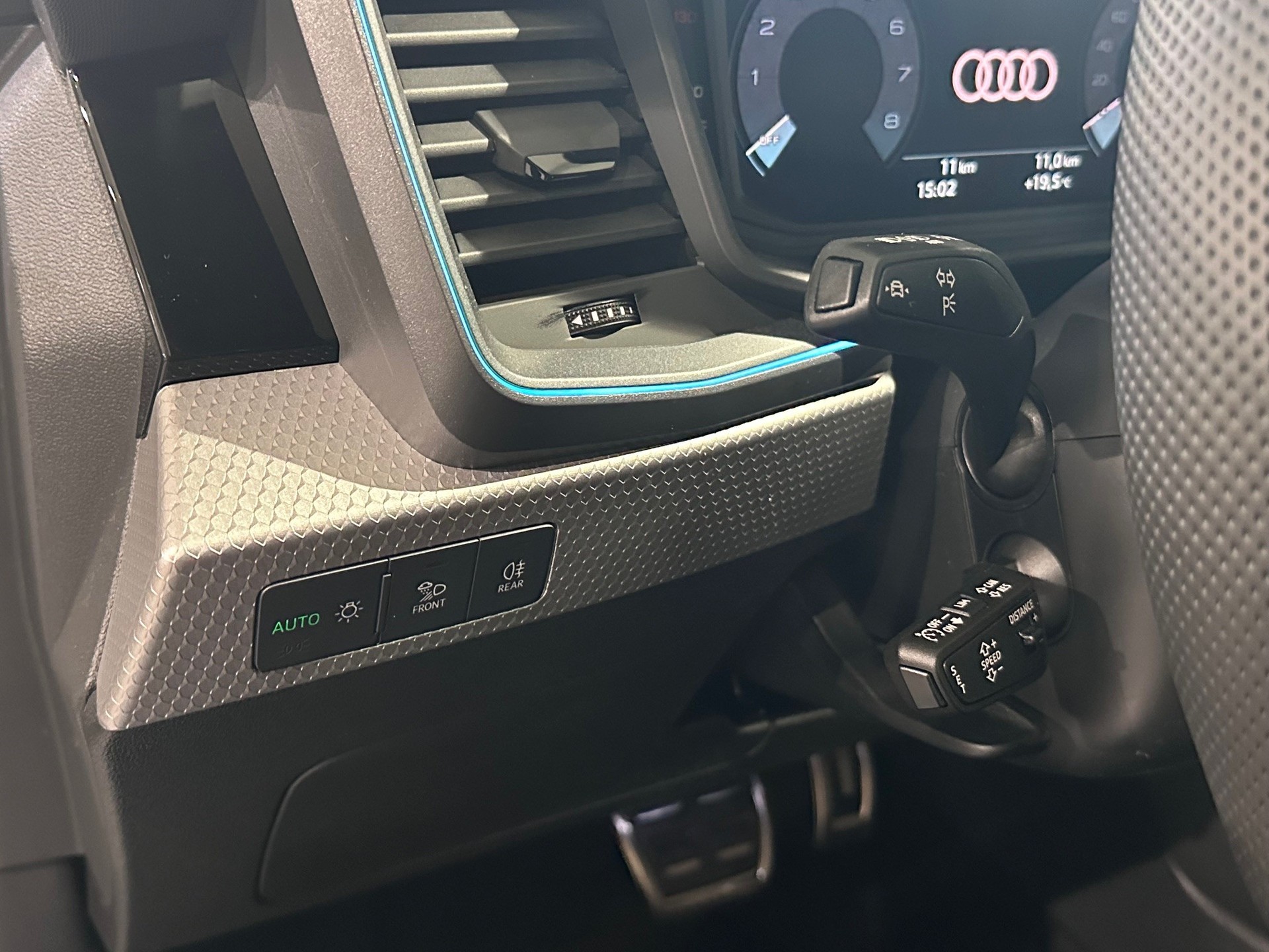 AUDI A1 Sportback 30 TFSI S Line Attraction S-tronic-image-11