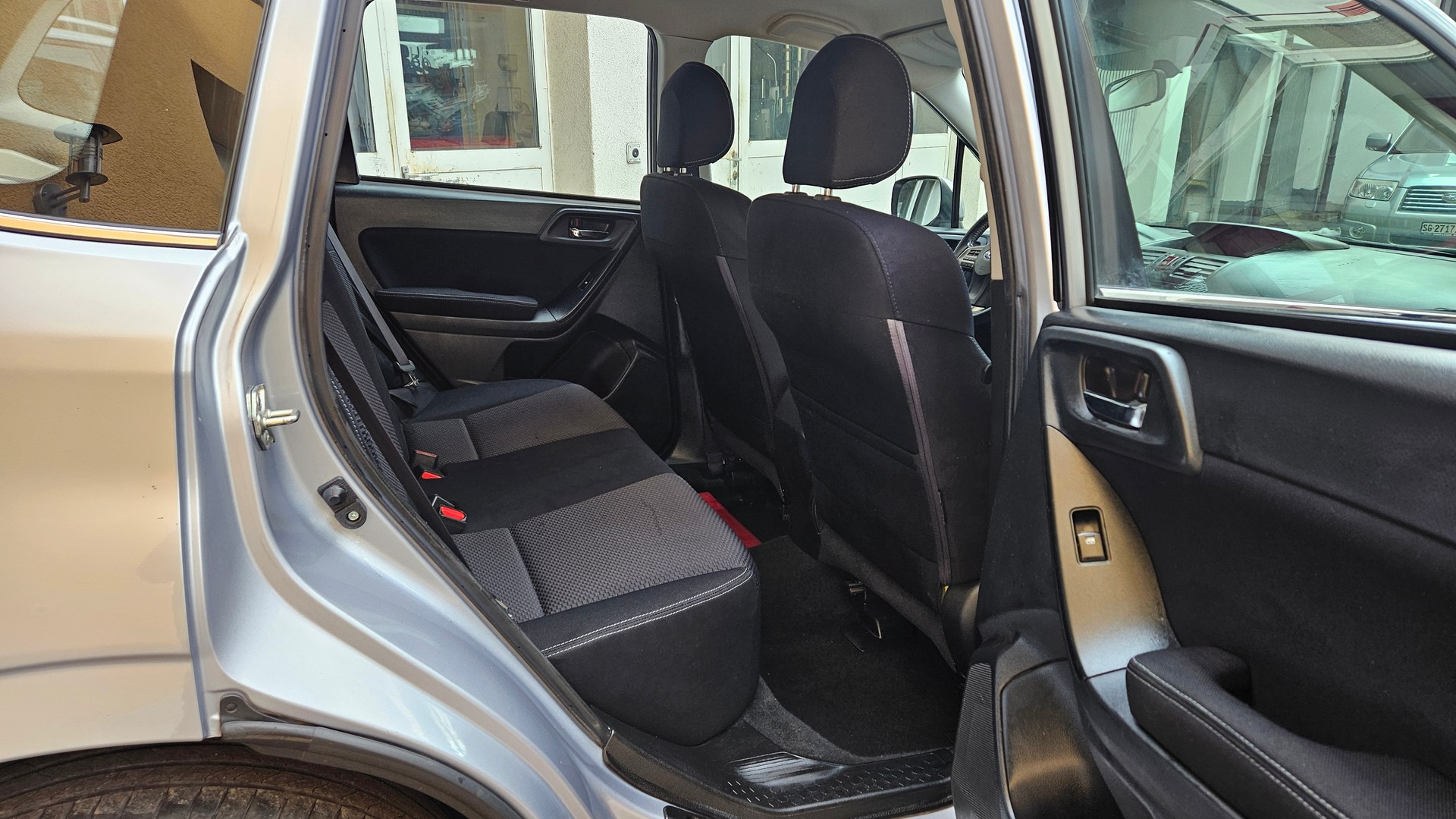 SUBARU Forester 2.0D Swiss-image-12