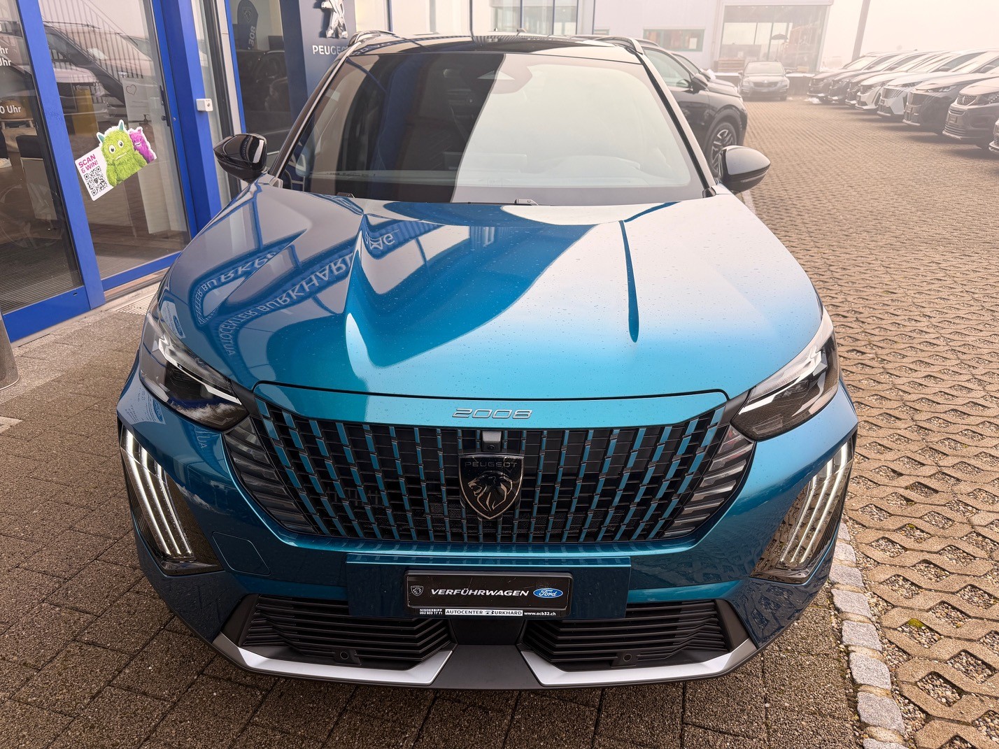 PEUGEOT 2008 1.2 Hybrid 145 GT-image-2