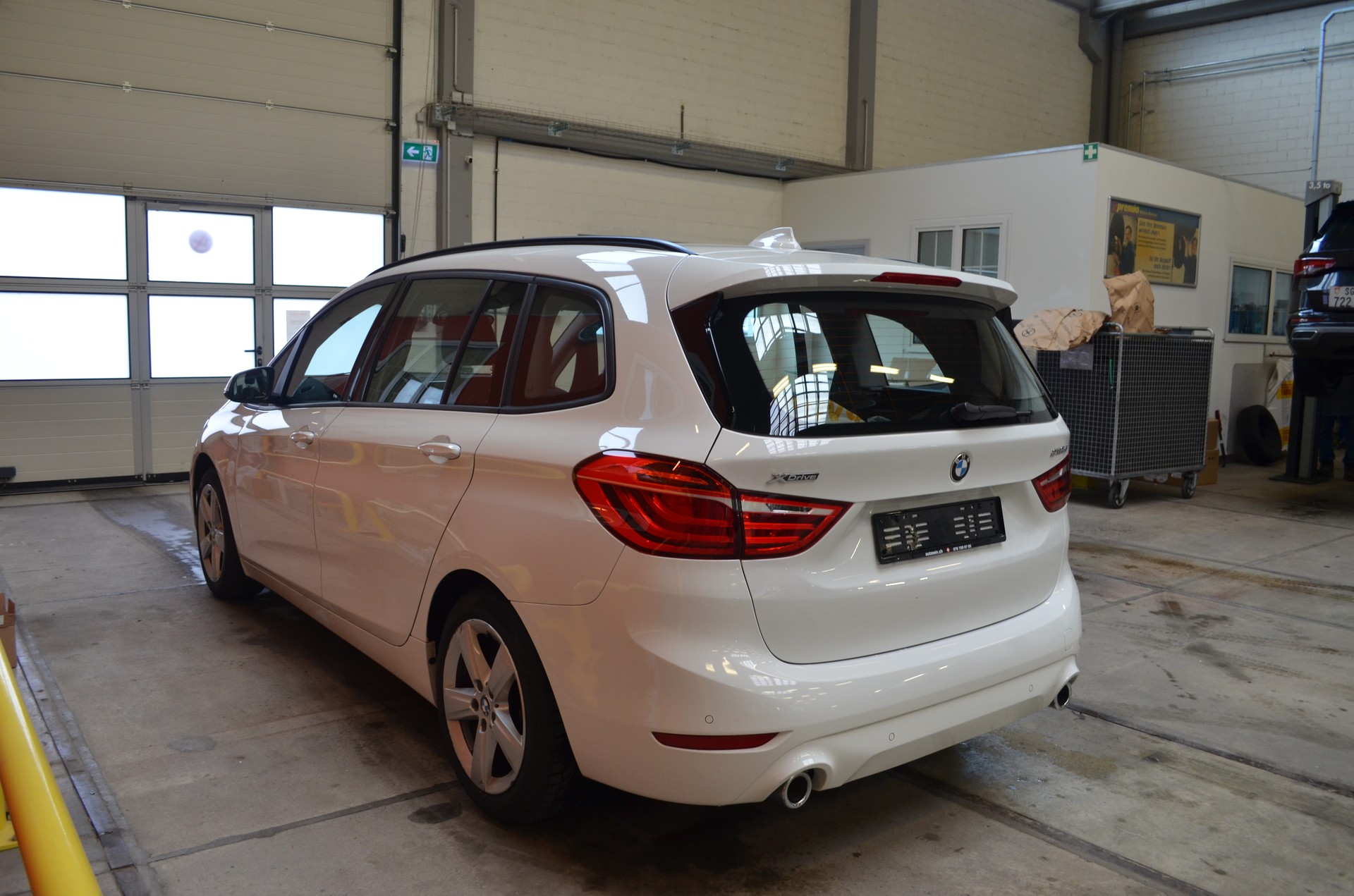 BMW 218d xDrive Gran Tourer Steptronic-image-6