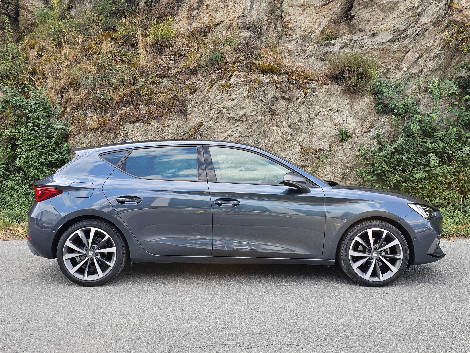 SEAT Leon ST 1.5 eTSI mHEV DSG FR-image-4