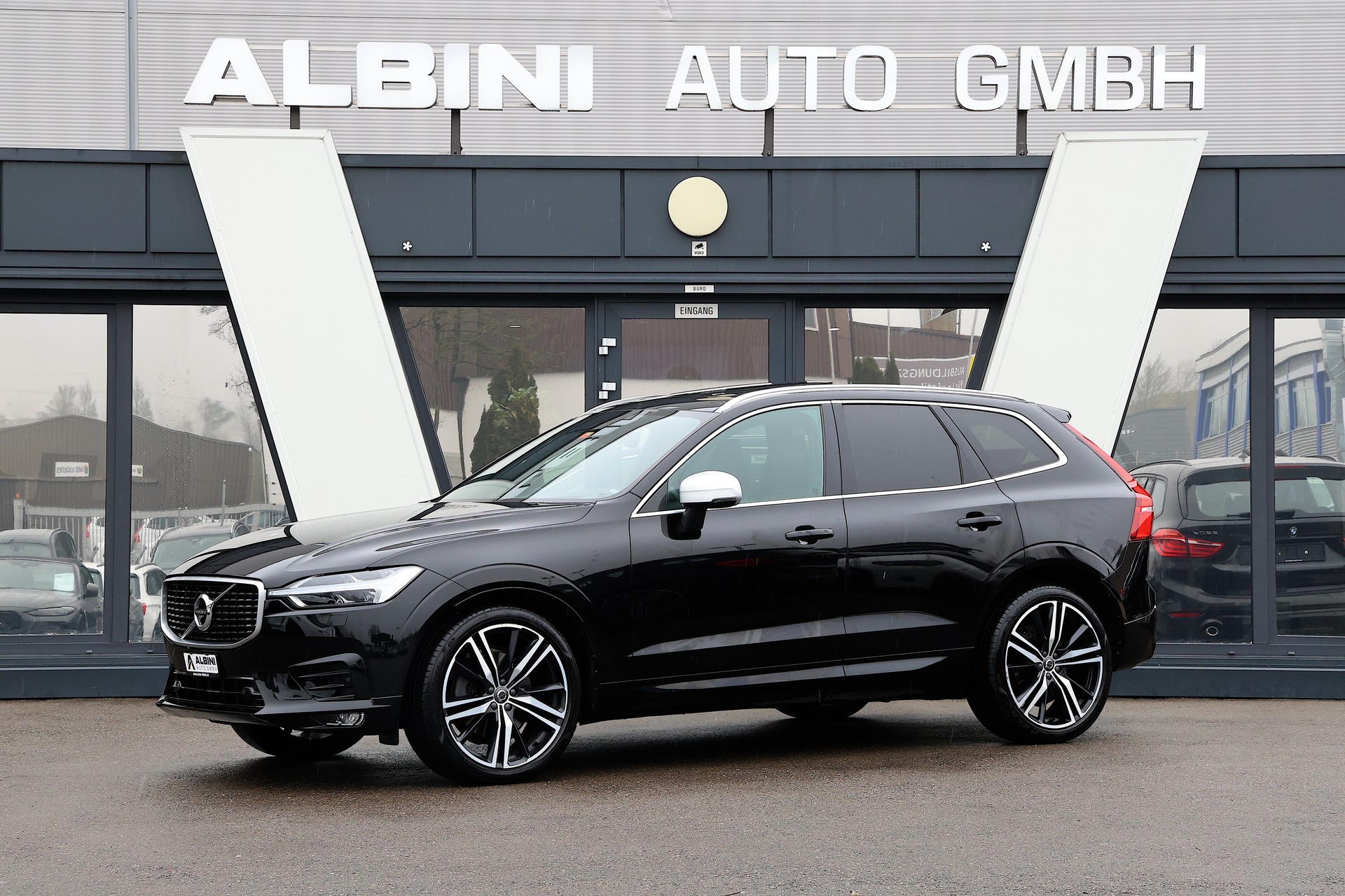 VOLVO XC60 D5 AWD R-Design Geartronic-image-0