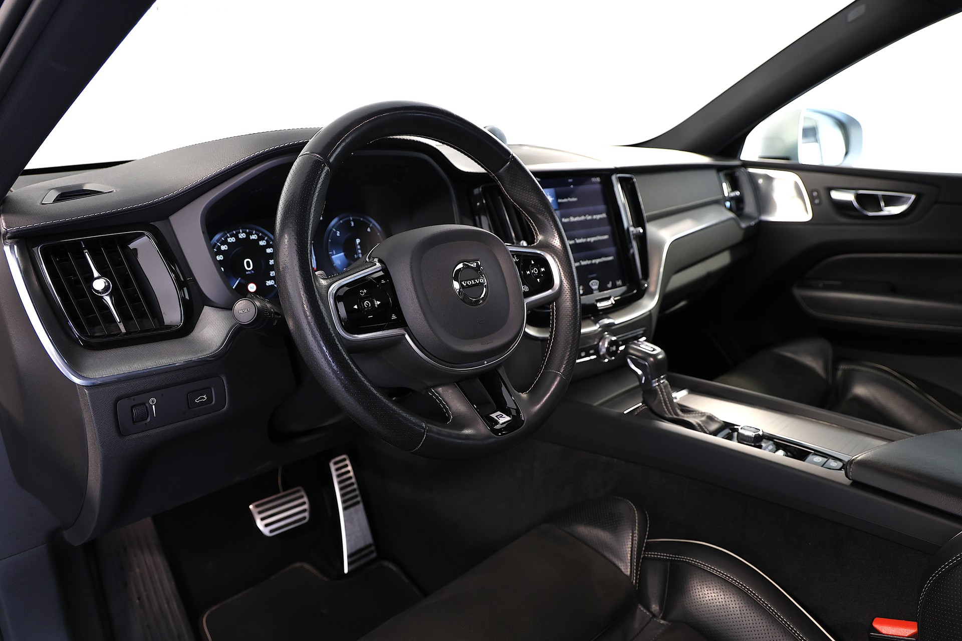 VOLVO XC60 D5 AWD R-Design Geartronic-image-7