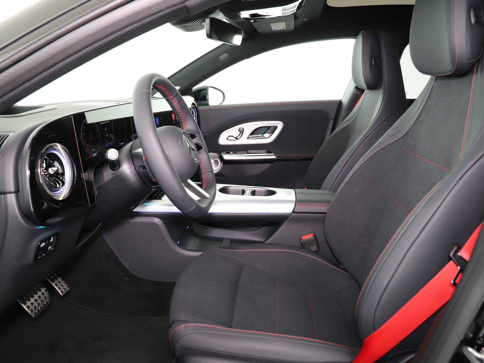 MERCEDES-BENZ CLA 220 8G-DCT 4Matic-image-9