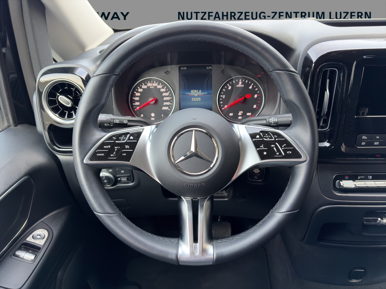MERCEDES-BENZ Vito 116 CDI Lang Tourer 9G-Tronic 4M Select-image-13