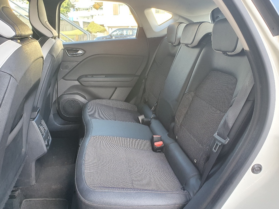 RENAULT Captur 1.0 TCe Intens-image-9