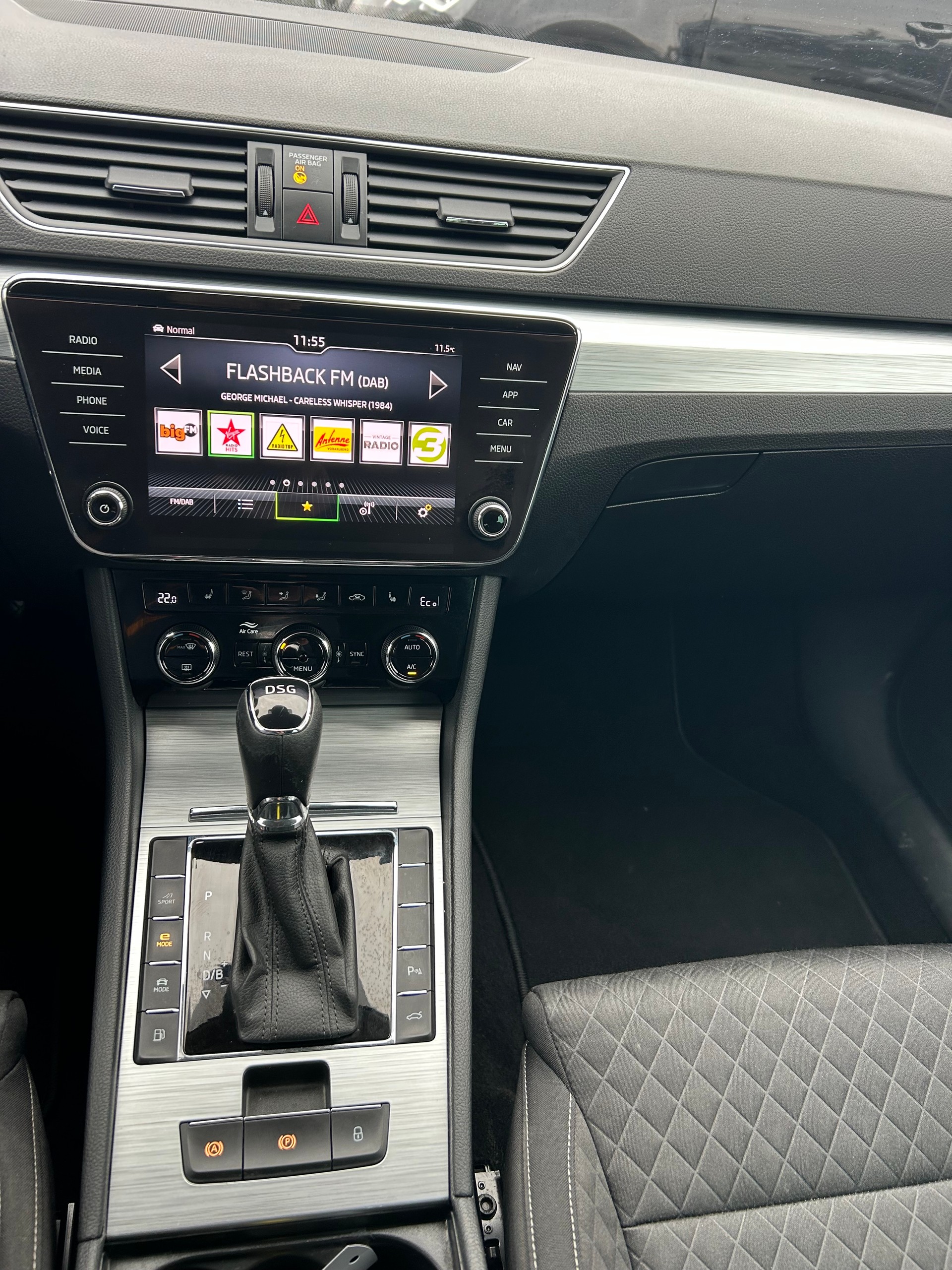 SKODA Superb 1.4 TSI Ambition PHEV DSC-image-10