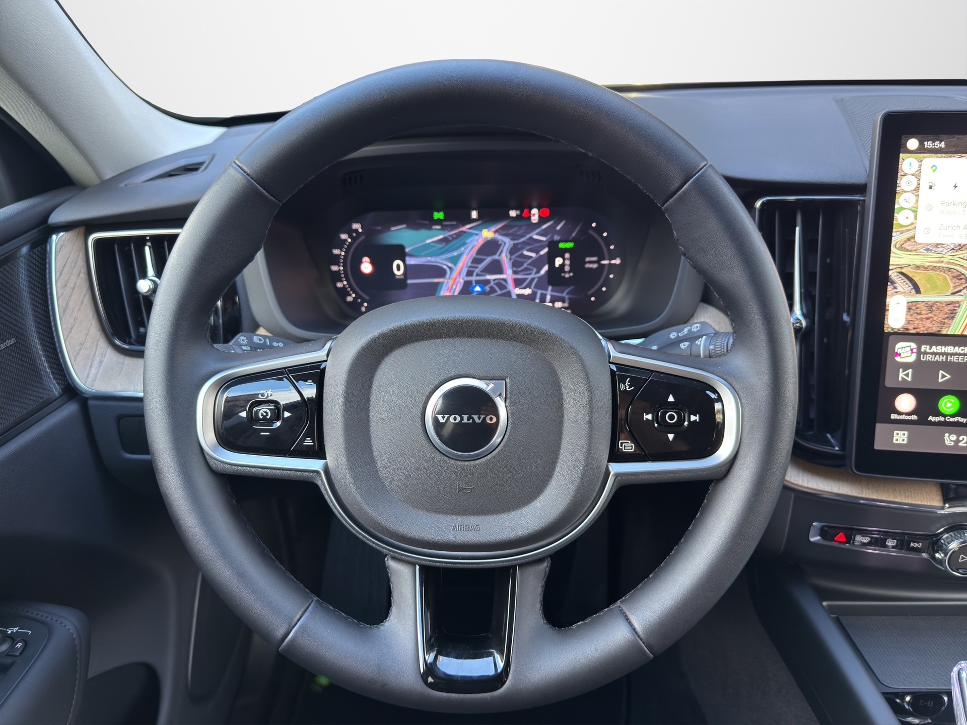 VOLVO XC60 2.0 T8 TE Plus Dark eAWD-image-9