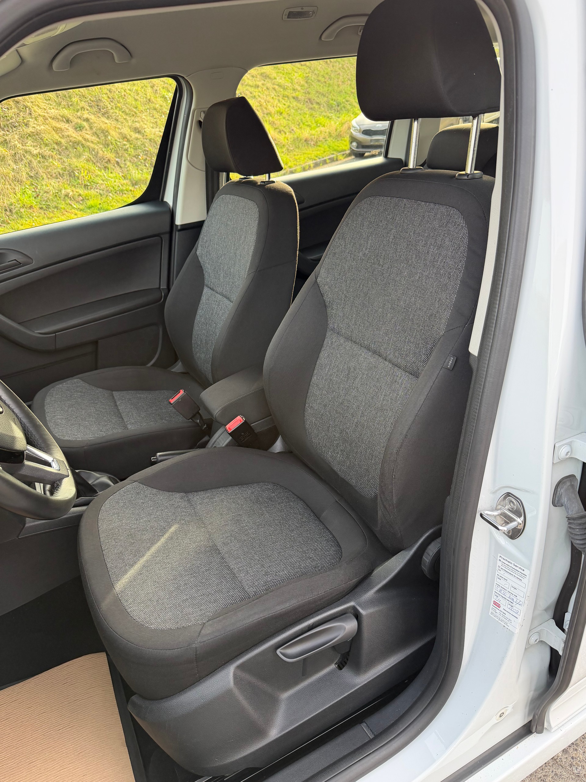 SKODA Yeti 1.4 TSI Active 4x4-image-9