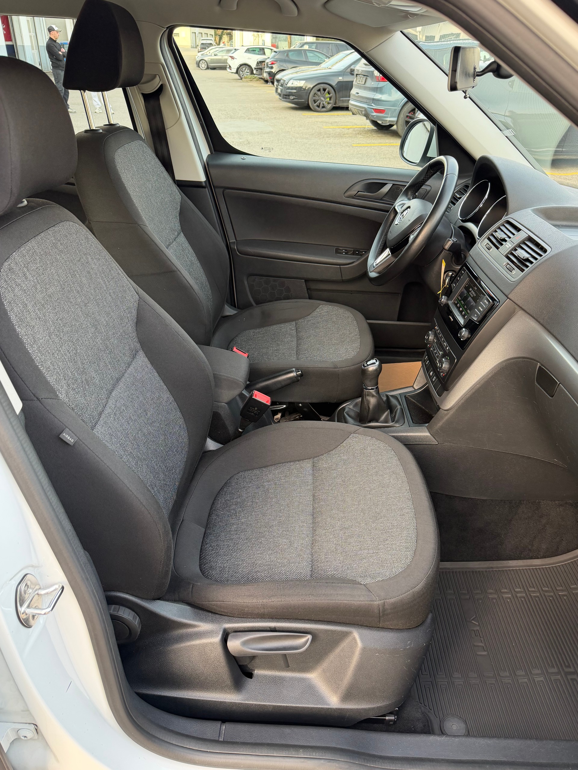SKODA Yeti 1.4 TSI Active 4x4-image-15