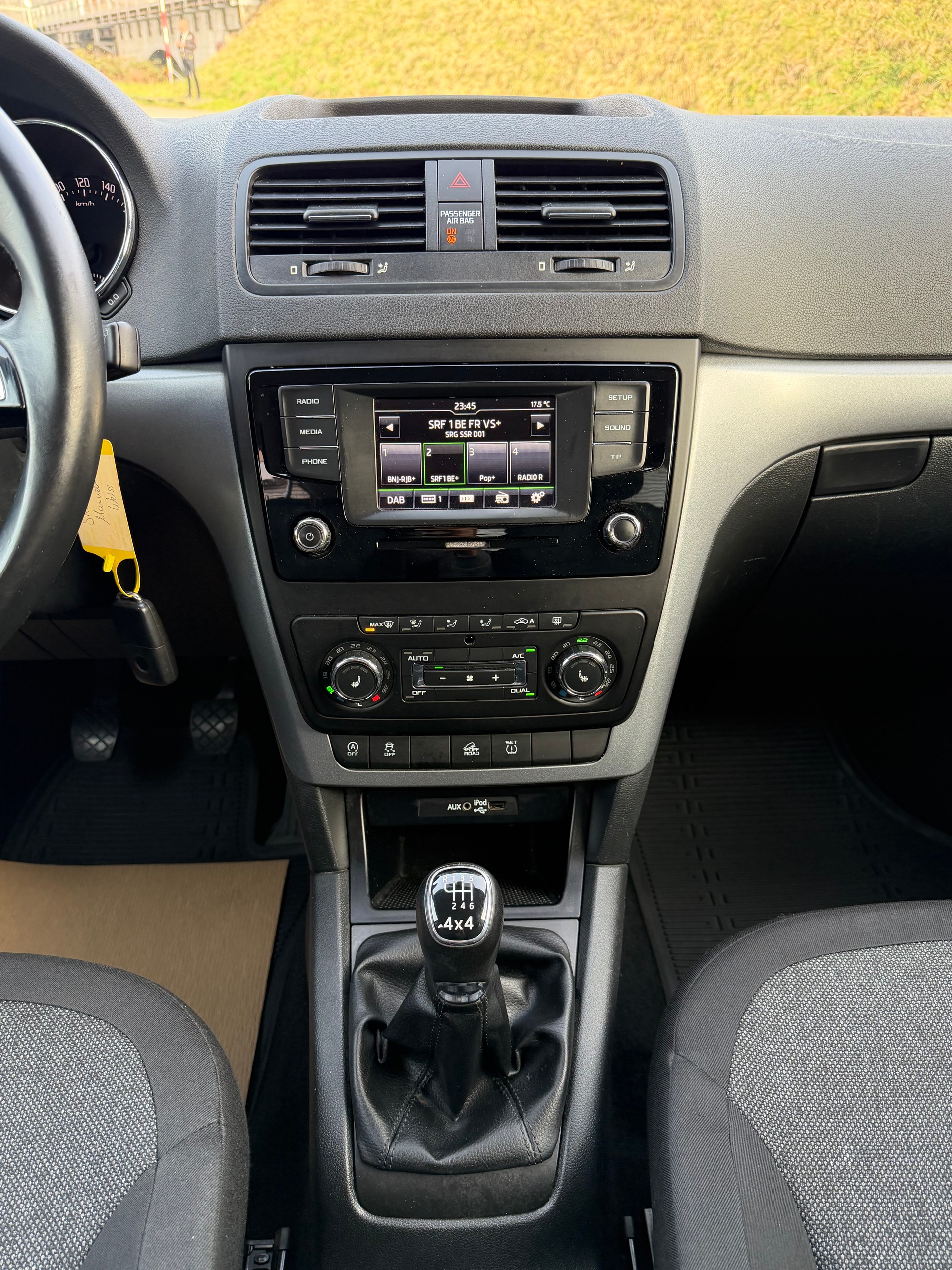 SKODA Yeti 1.4 TSI Active 4x4-image-11