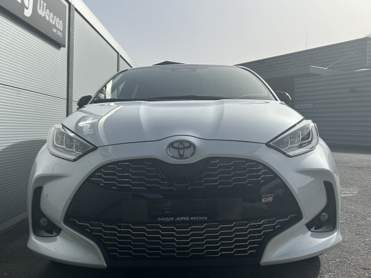 TOYOTA Yaris 1.5 GR Sport e-CVT-image-1