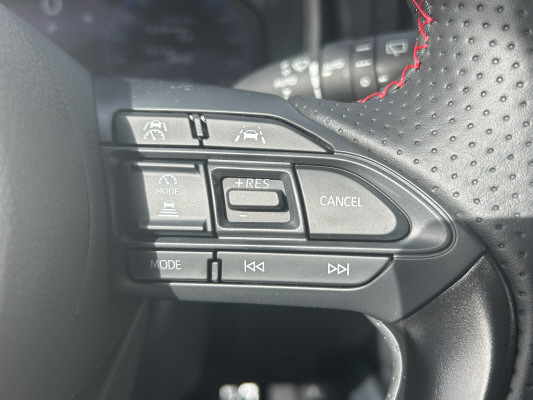 TOYOTA Yaris 1.5 GR Sport e-CVT-image-13