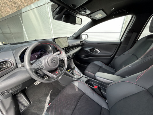 TOYOTA Yaris 1.5 GR Sport e-CVT-image-7