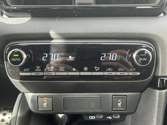 TOYOTA Yaris 1.5 GR Sport e-CVT-image-12