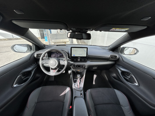 TOYOTA Yaris 1.5 GR Sport e-CVT-image-5
