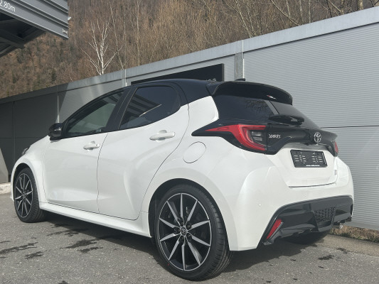 TOYOTA Yaris 1.5 GR Sport e-CVT-image-3