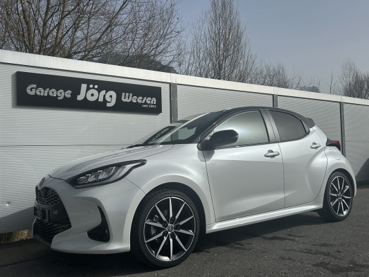 TOYOTA Yaris 1.5 GR Sport e-CVT-image-0