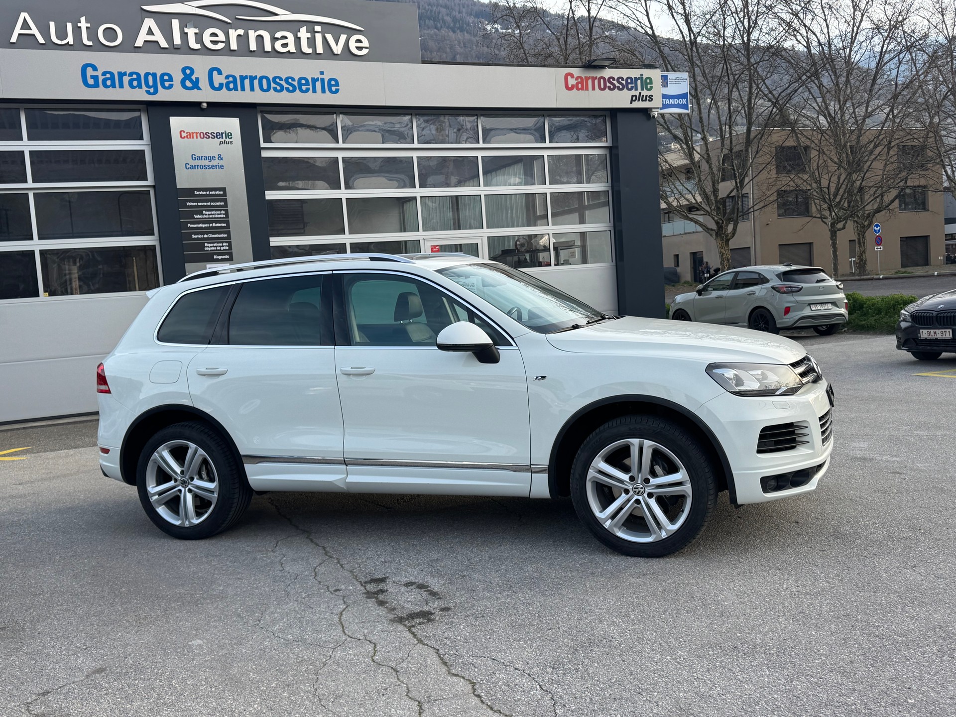 VW Touareg 3.0 TDI BMT Black Pearl Tiptronic R Line-image-1