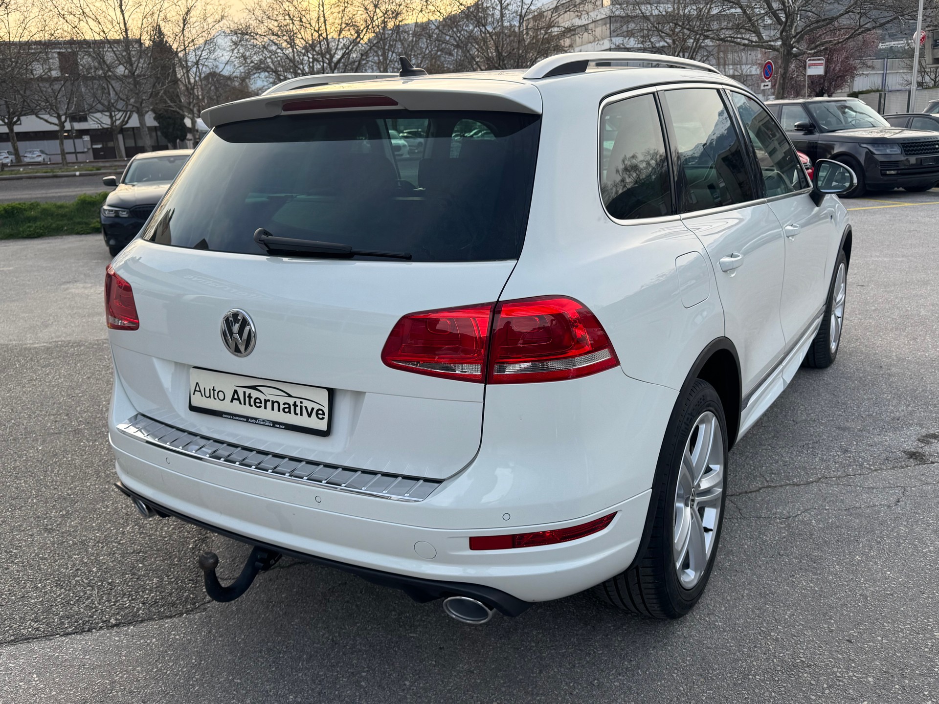 VW Touareg 3.0 TDI BMT Black Pearl Tiptronic R Line-image-6