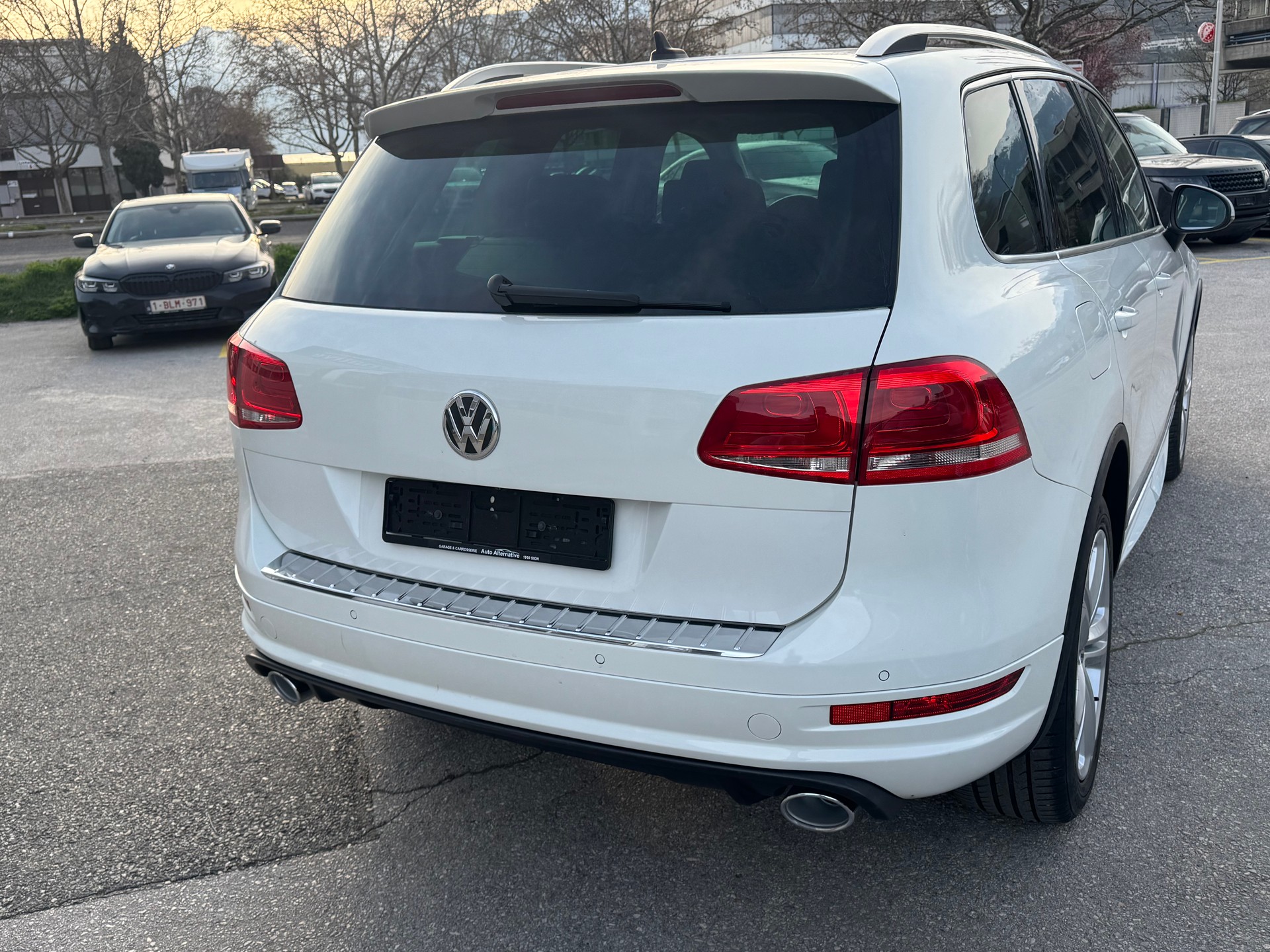 VW Touareg 3.0 TDI BMT Black Pearl Tiptronic R Line-image-3