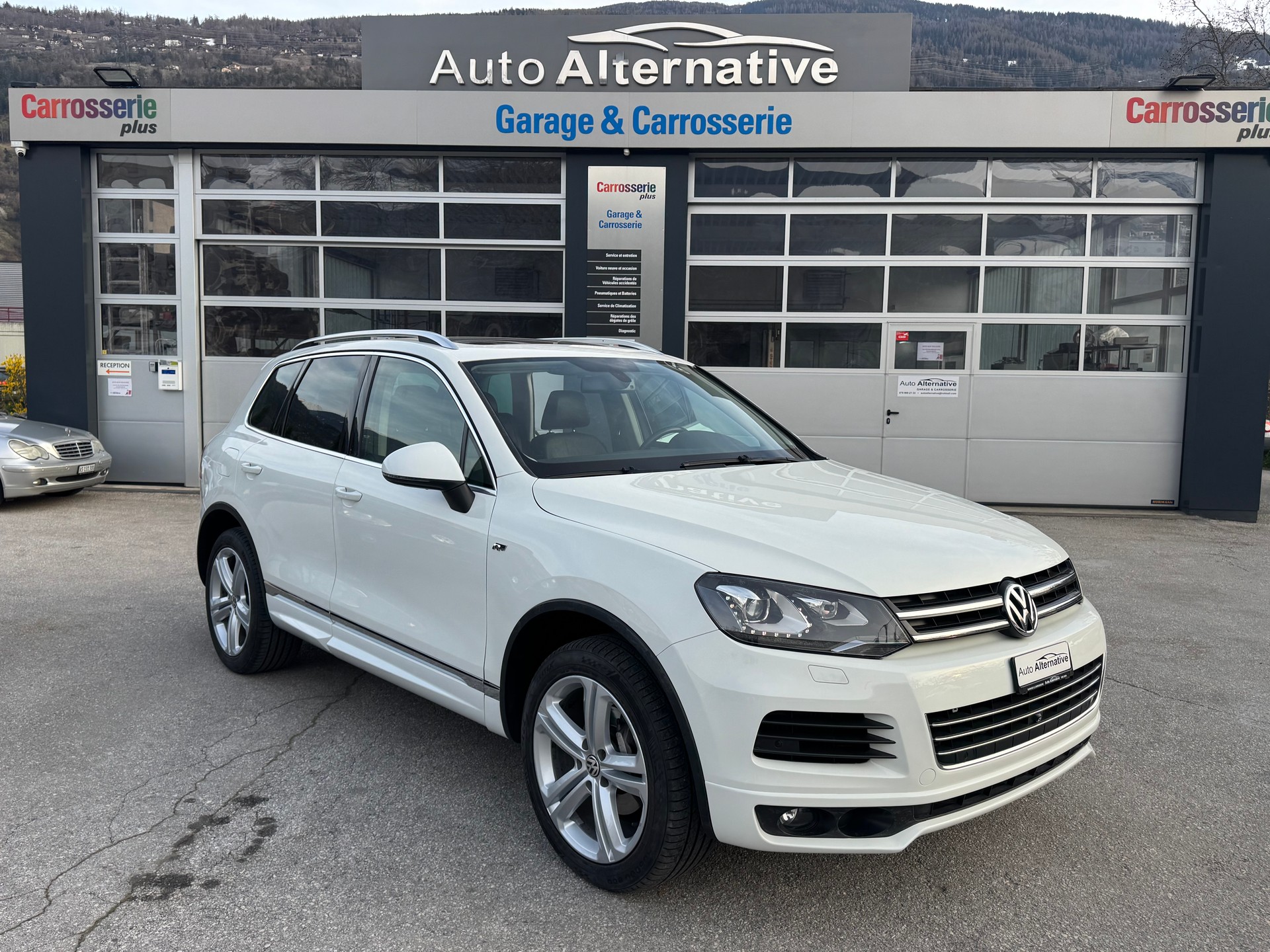 VW Touareg 3.0 TDI BMT Black Pearl Tiptronic R Line-image-7