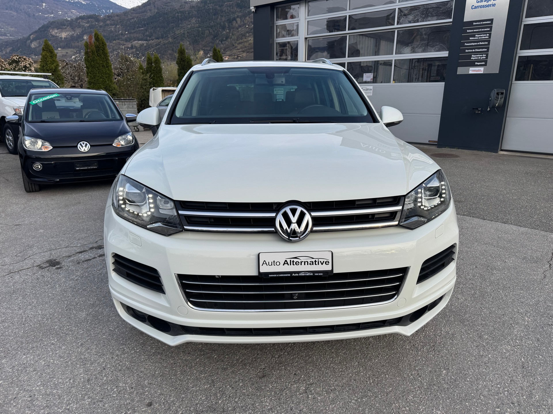 VW Touareg 3.0 TDI BMT Black Pearl Tiptronic R Line-image-11