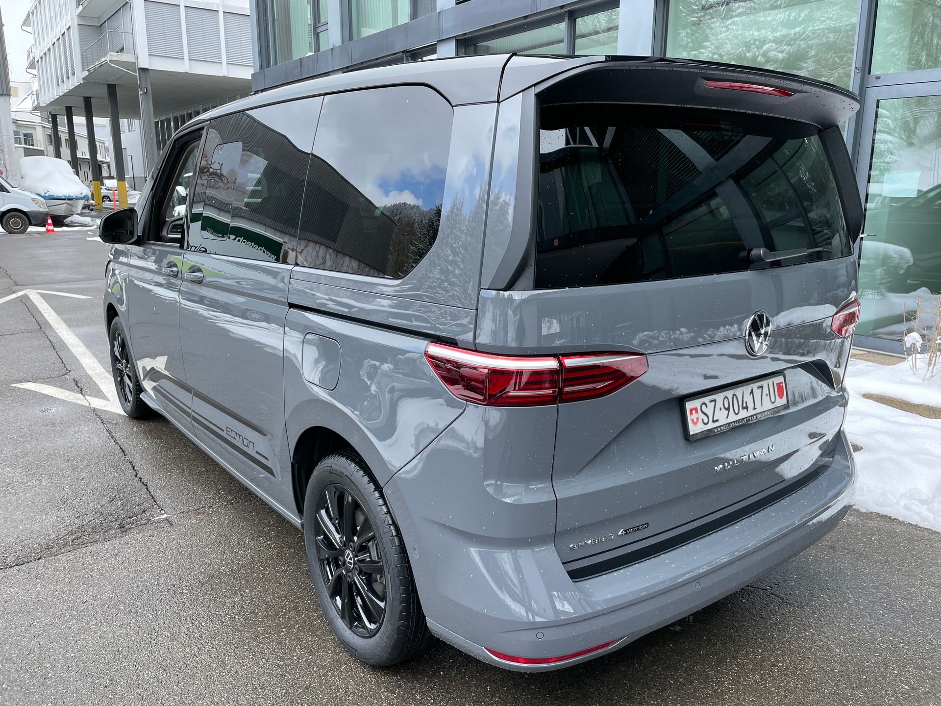 VW Multivan 1.5 eHybrid Life Edition 4Motion DSG-image-2