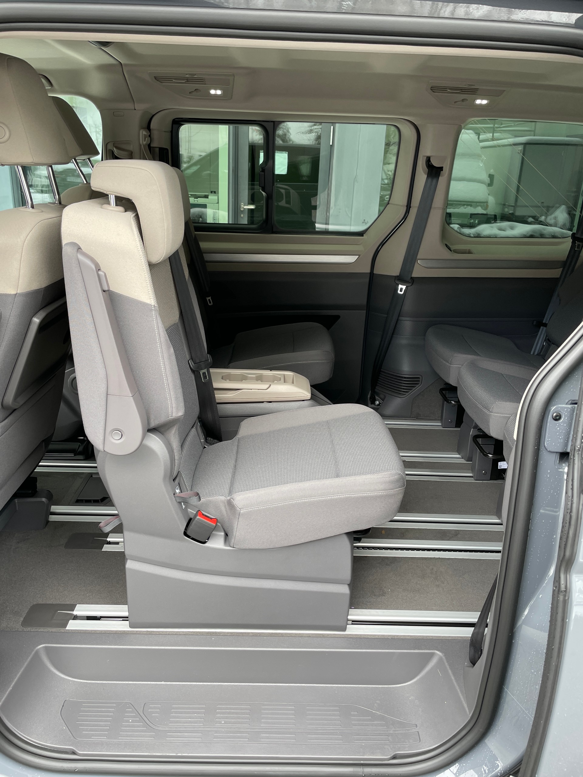 VW Multivan 1.5 eHybrid Life Edition 4Motion DSG-image-13