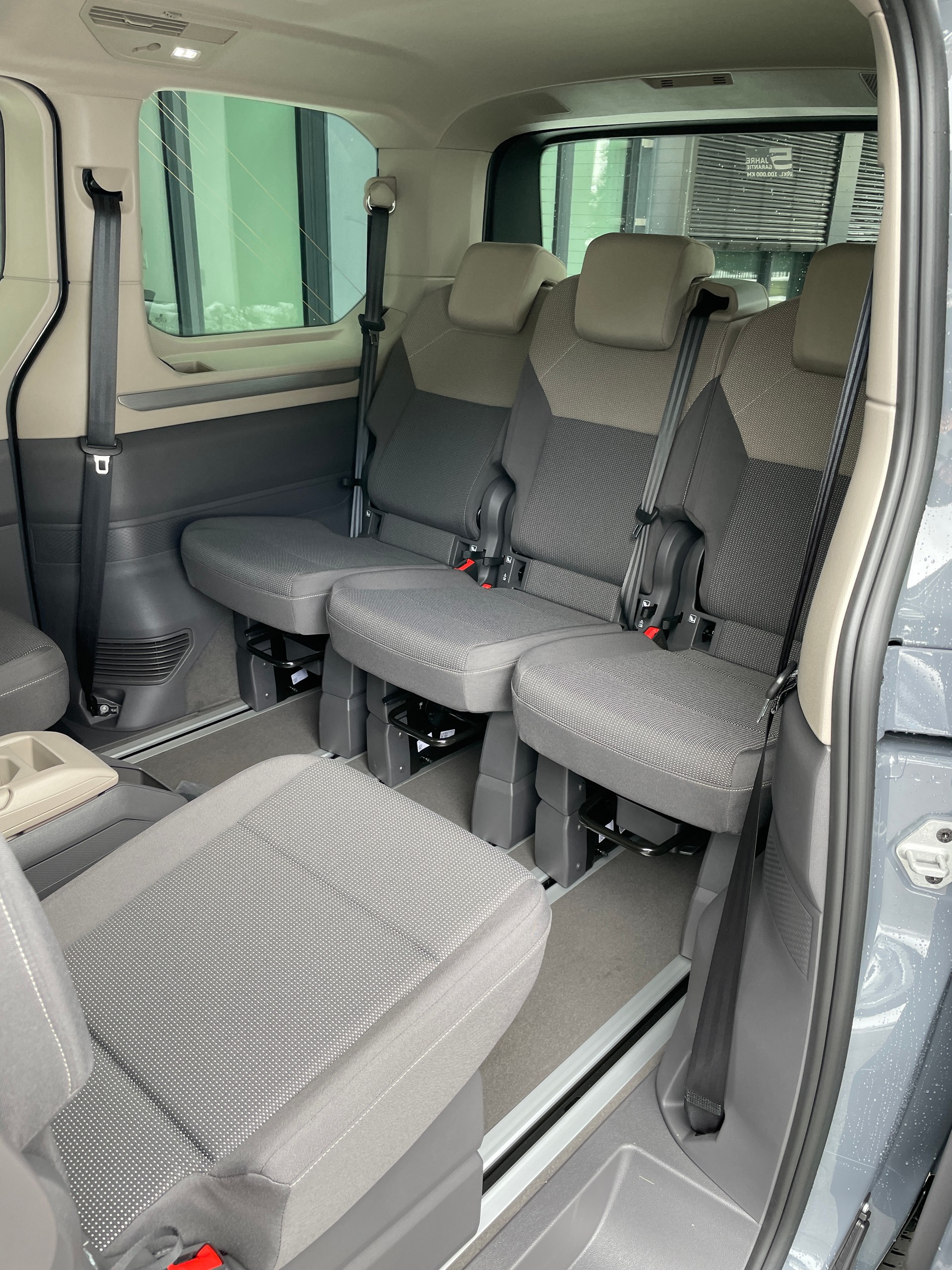VW Multivan 1.5 eHybrid Life Edition 4Motion DSG-image-14