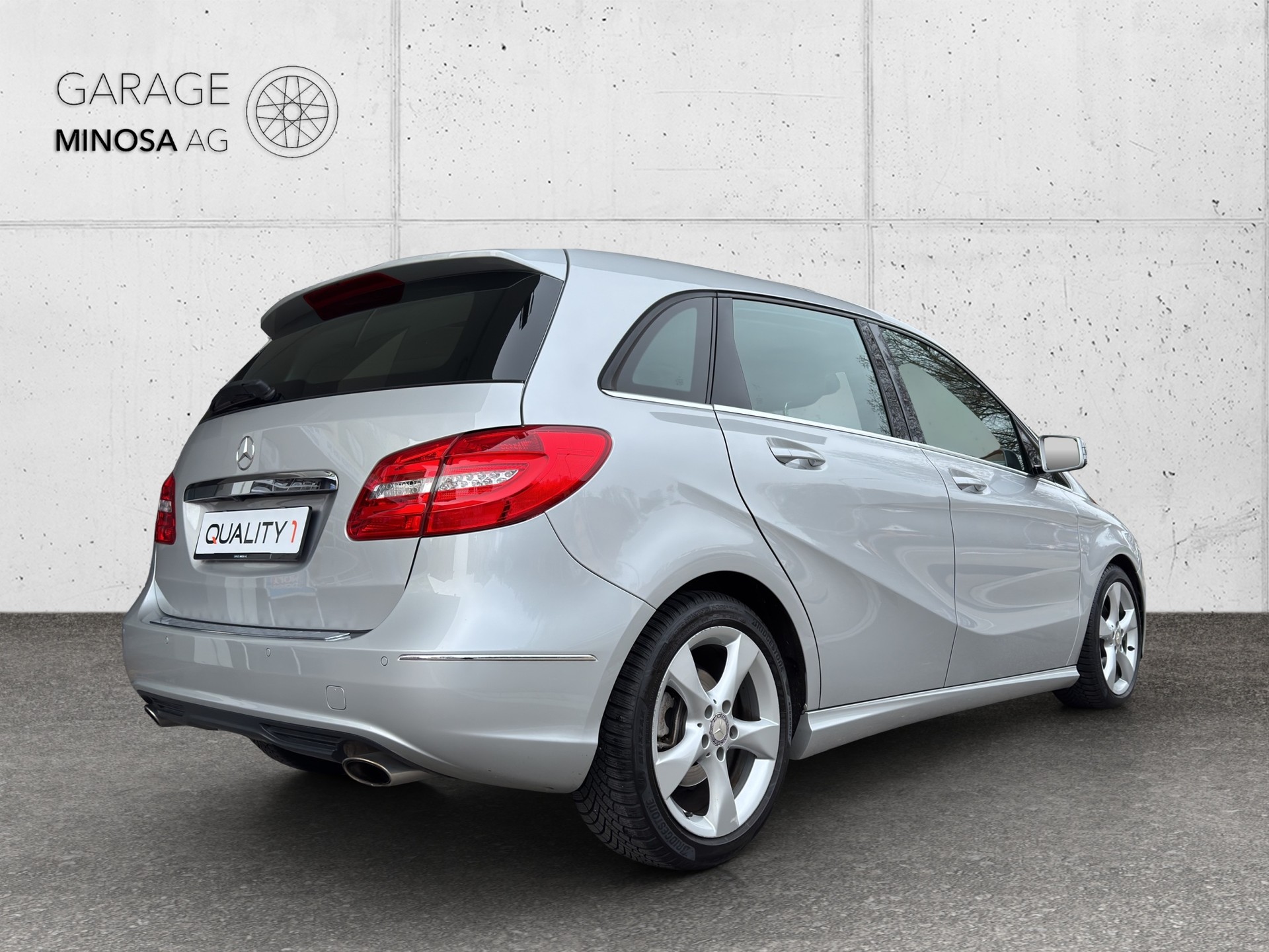 MERCEDES-BENZ B 180 7G-DCT-image-4