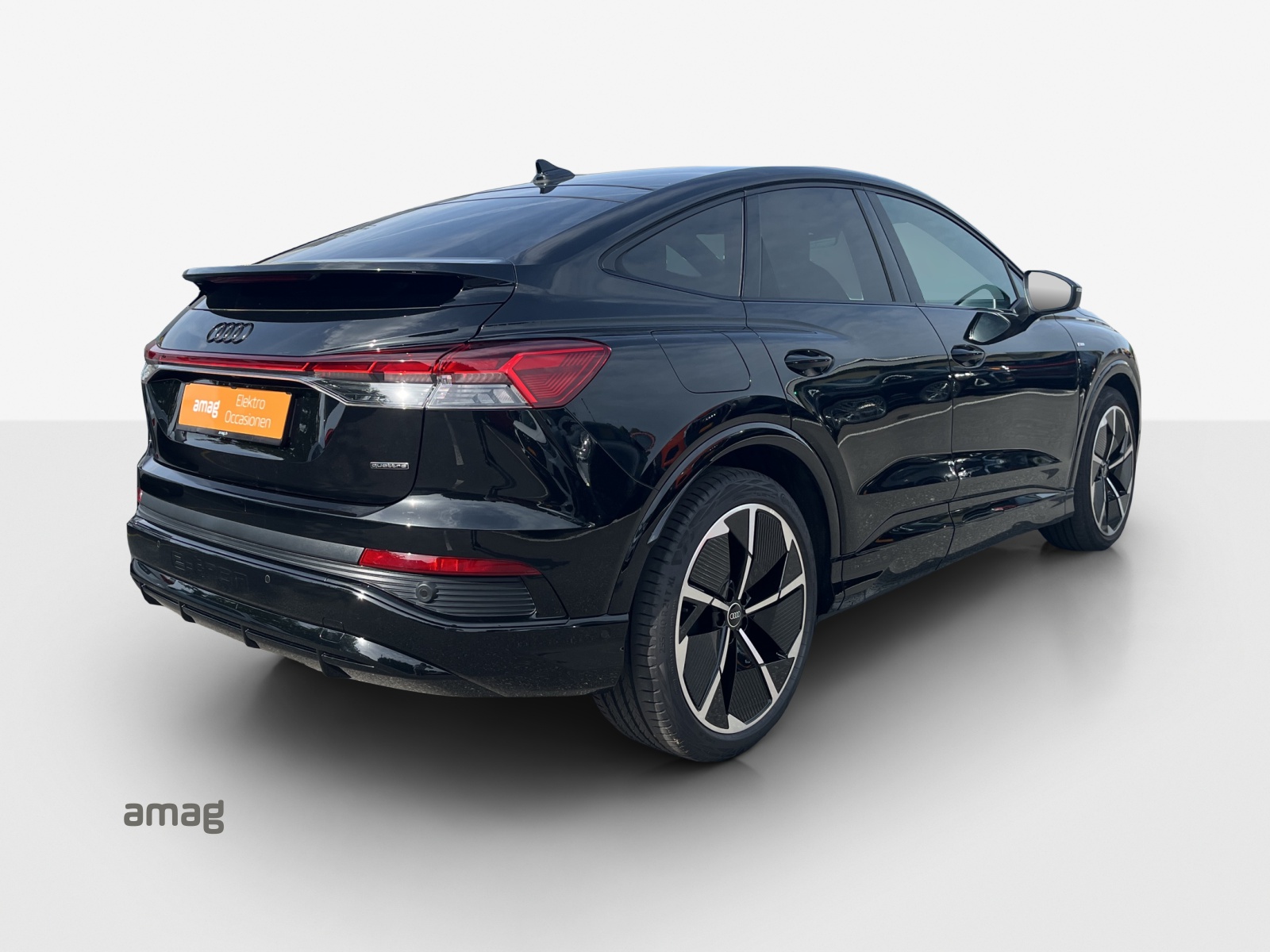 AUDI Q4 Sportback e-tron 45 quattro-image-4