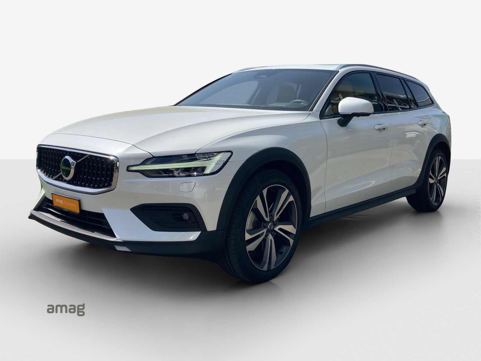 VOLVO V60 Cross Country B5 Mild Hybrid Ultimate AWD Geartronic-image-0